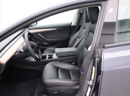 Tesla - Model 3