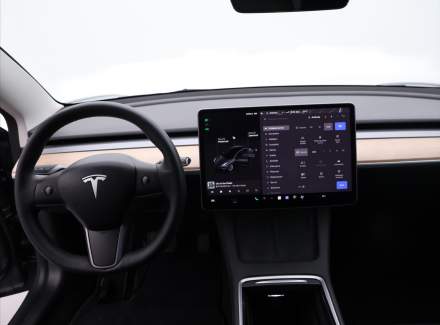 Tesla - Model 3