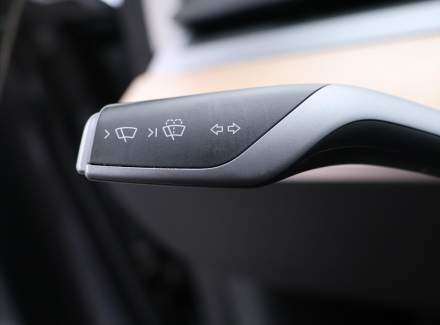 Tesla - Model 3