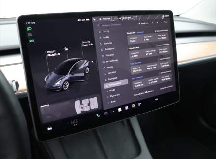 Tesla - Model 3