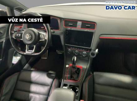 Volkswagen - Golf