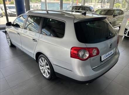 Volkswagen - Passat