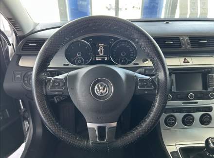 Volkswagen - Passat