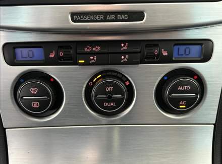 Volkswagen - Passat
