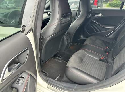 Mercedes-Benz - CLA