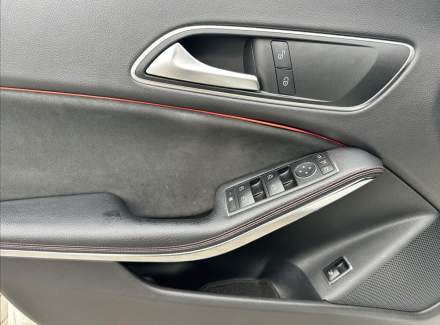 Mercedes-Benz - CLA