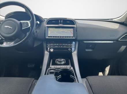 Jaguar - F-Pace
