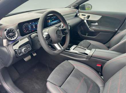 Mercedes-Benz - CLA