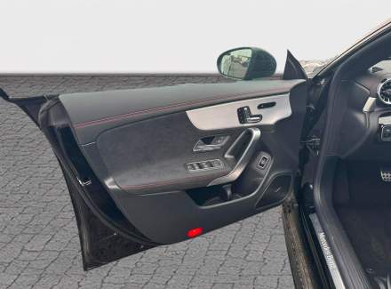 Mercedes-Benz - CLA