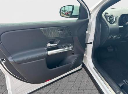 Mercedes-Benz - GLA