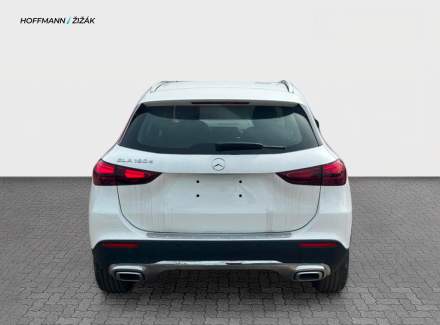 Mercedes-Benz - GLA