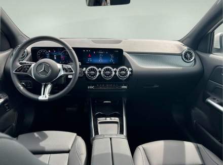 Mercedes-Benz - GLA