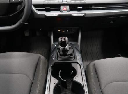Kia - K4