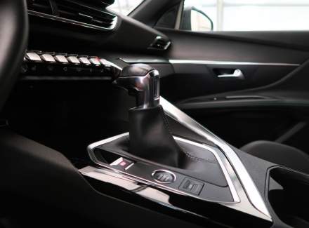 Peugeot - 5008