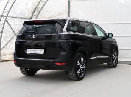 Peugeot - 5008