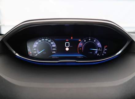Peugeot - 5008