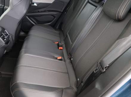 Peugeot - 3008