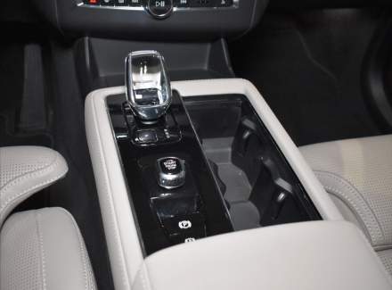Volvo - XC90