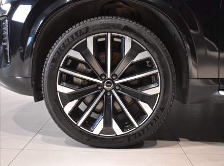 Volvo - XC90