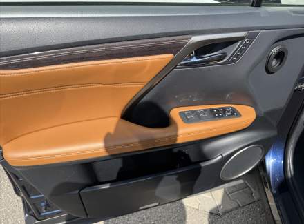 Lexus - RX