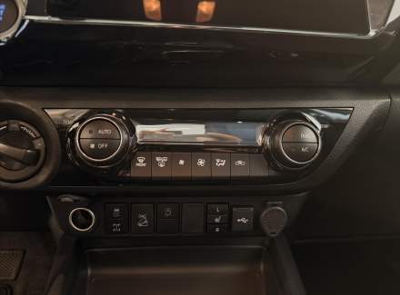 Toyota - Hilux