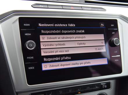 Volkswagen - Passat
