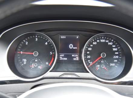 Volkswagen - Passat