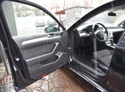 Volkswagen - Passat