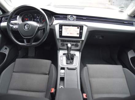 Volkswagen - Passat