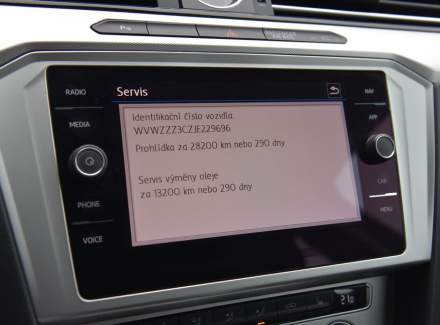 Volkswagen - Passat