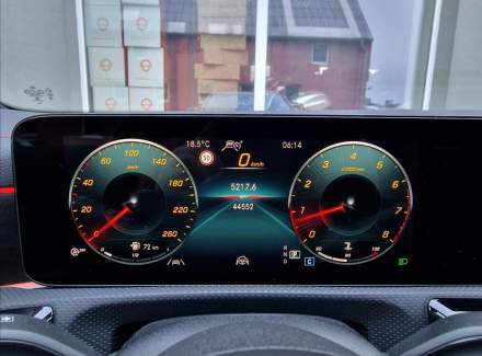 Mercedes-Benz - CLA