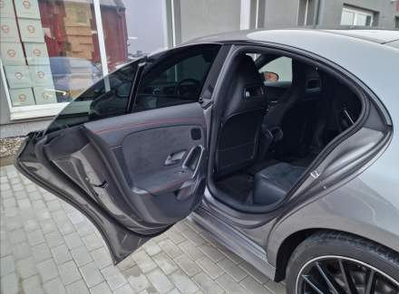 Mercedes-Benz - CLA