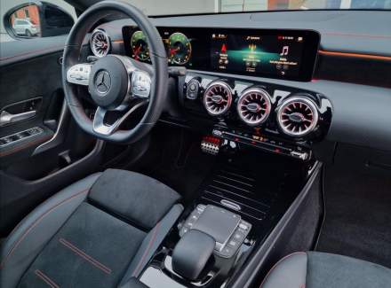Mercedes-Benz - CLA