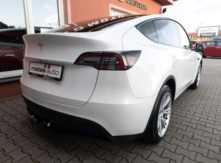 Tesla - Model Y