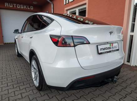 Tesla - Model Y