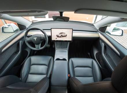 Tesla - Model Y