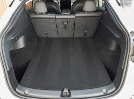 Tesla - Model Y