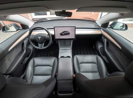 Tesla - Model 3