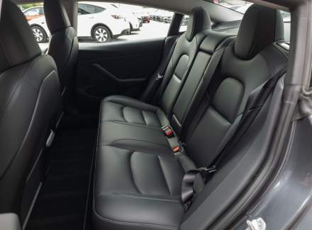 Tesla - Model 3