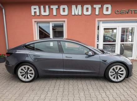 Tesla - Model 3