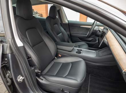 Tesla - Model 3