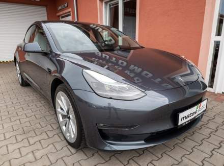 Tesla - Model 3