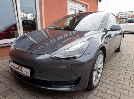 Tesla - Model 3