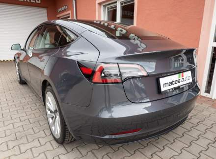 Tesla - Model 3