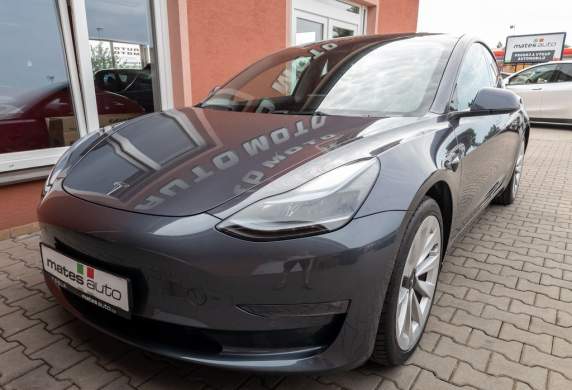 Tesla - Model 3