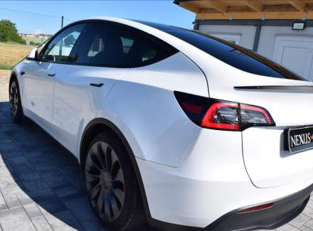 Tesla - Model Y