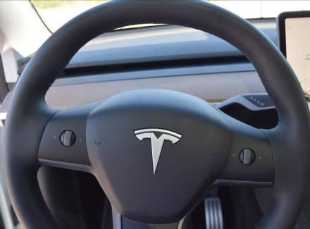 Tesla - Model Y