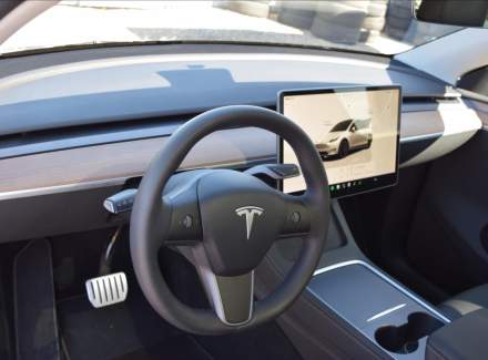 Tesla - Model Y