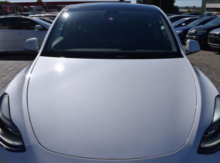 Tesla - Model Y