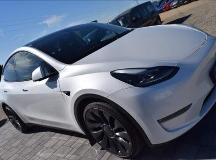 Tesla - Model Y